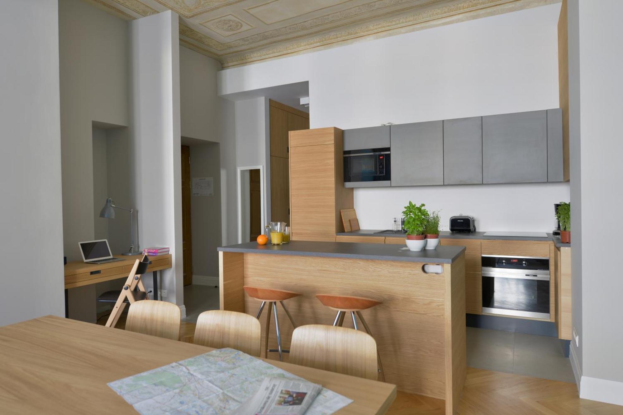 One-Bedroom Apartment Fireplace
