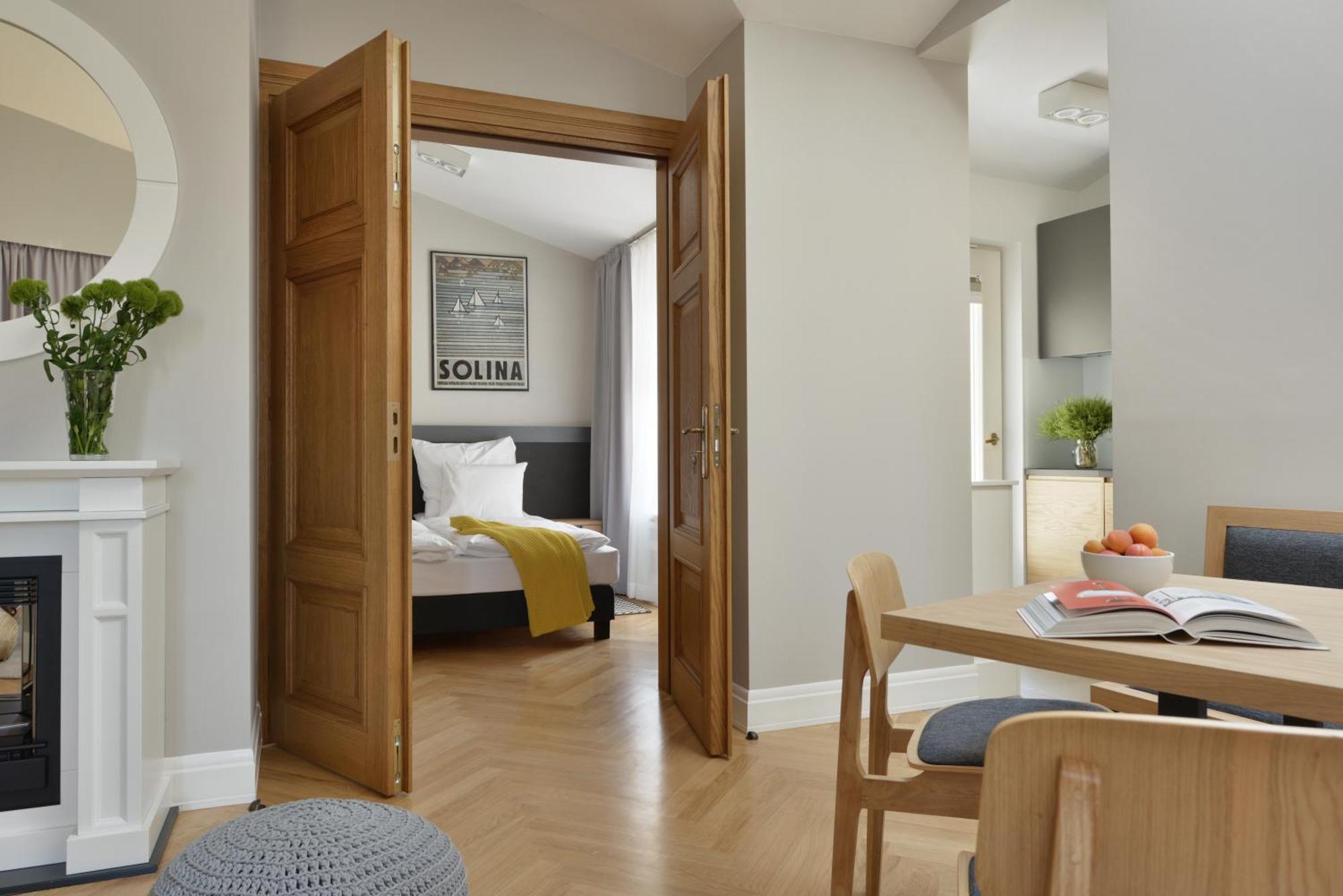 One-Bedroom Apartment Fireplace