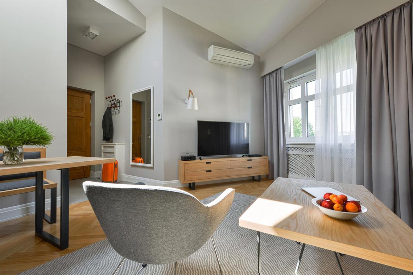 One-Bedroom Apartment Fireplace