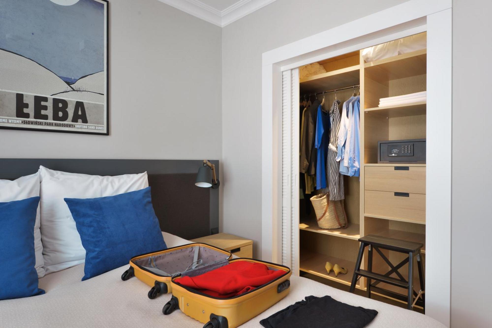 One-Bedroom Apartment Fireplace